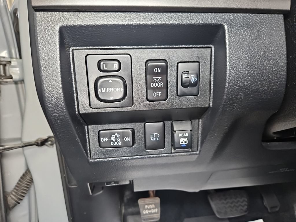 Used 2020 Toyota Tundra SR5 AWD/4WD image 17