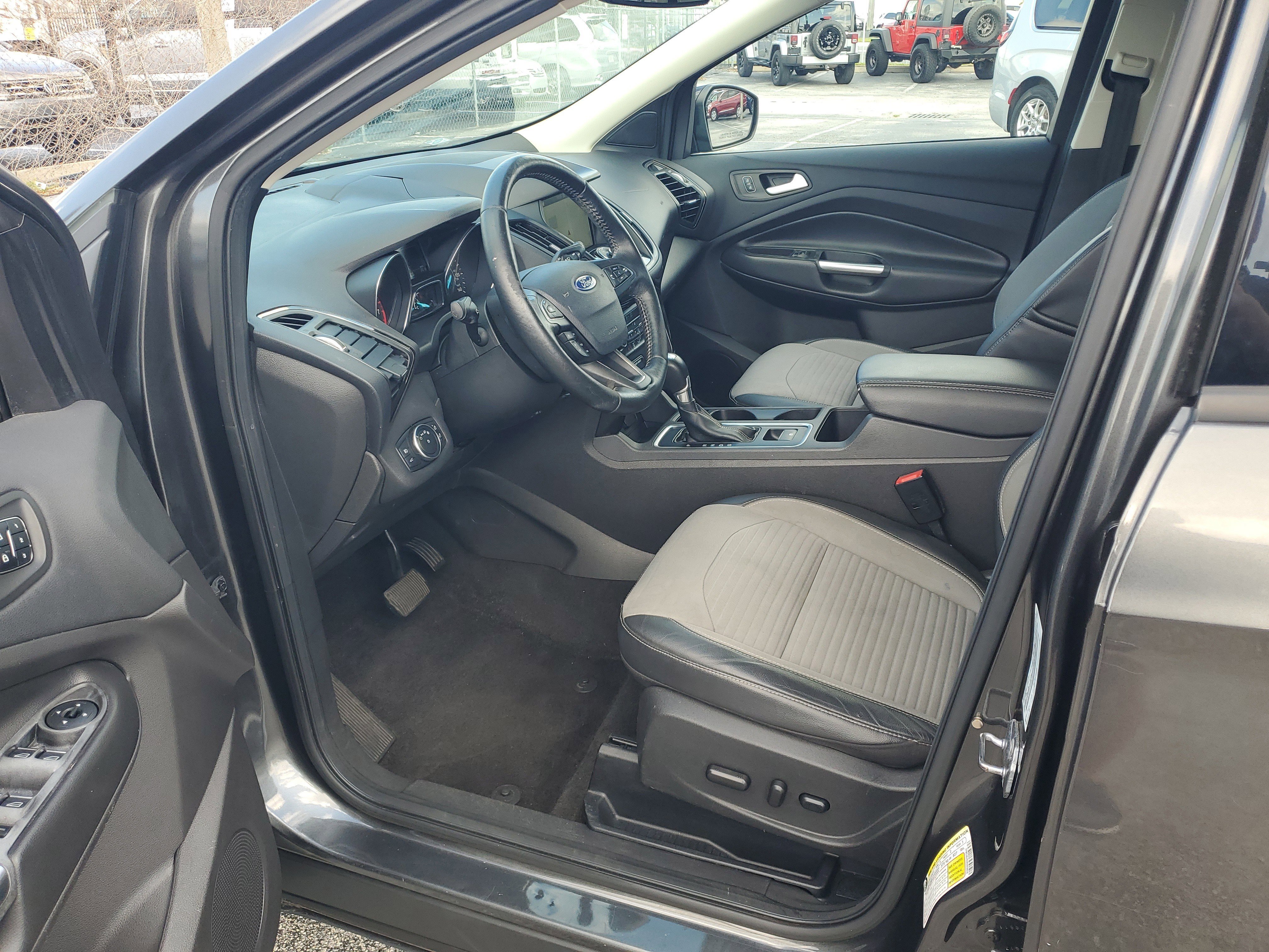 Used 2017 Ford Escape Titanium FWD image 12