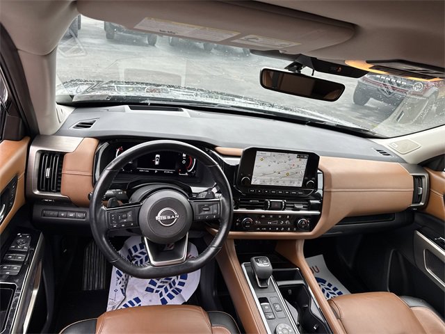 Used 2023 Nissan Pathfinder Platinum w/ Cargo Package image 15