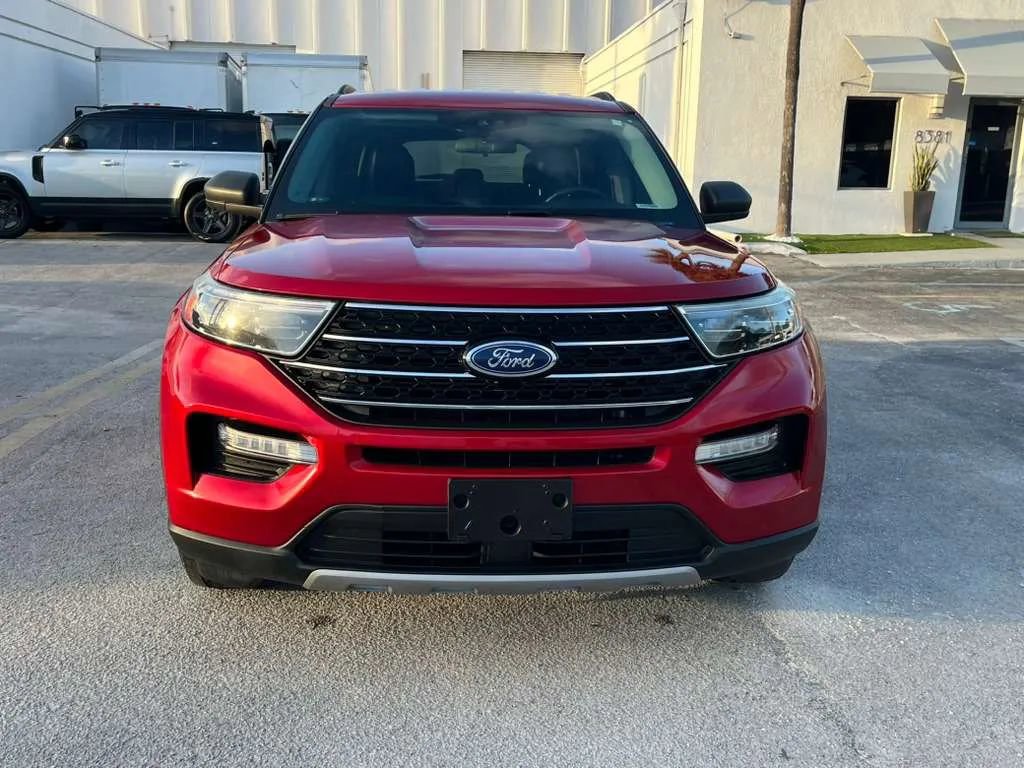Used 2020 Ford Explorer XLT w/ Equipment Group 202A RWD image 3