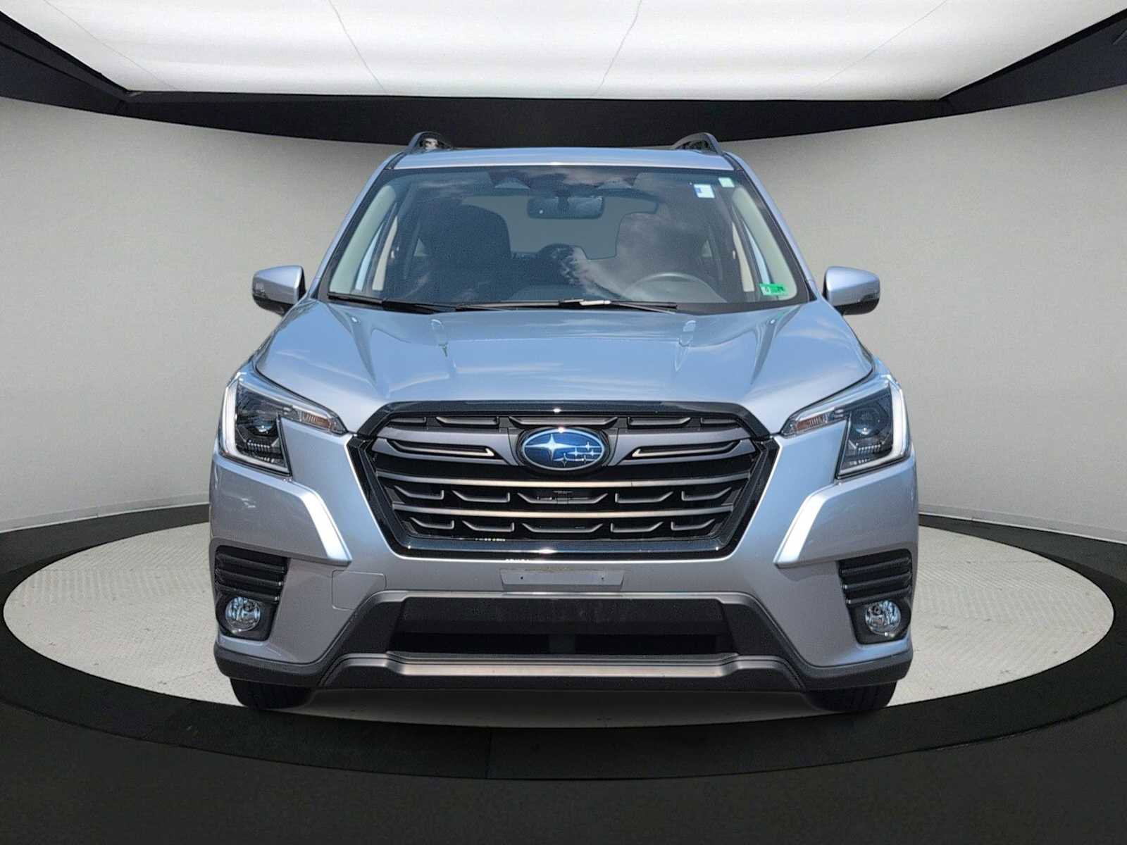 Used 2023 Subaru Forester Limited AWD/4WD image 3