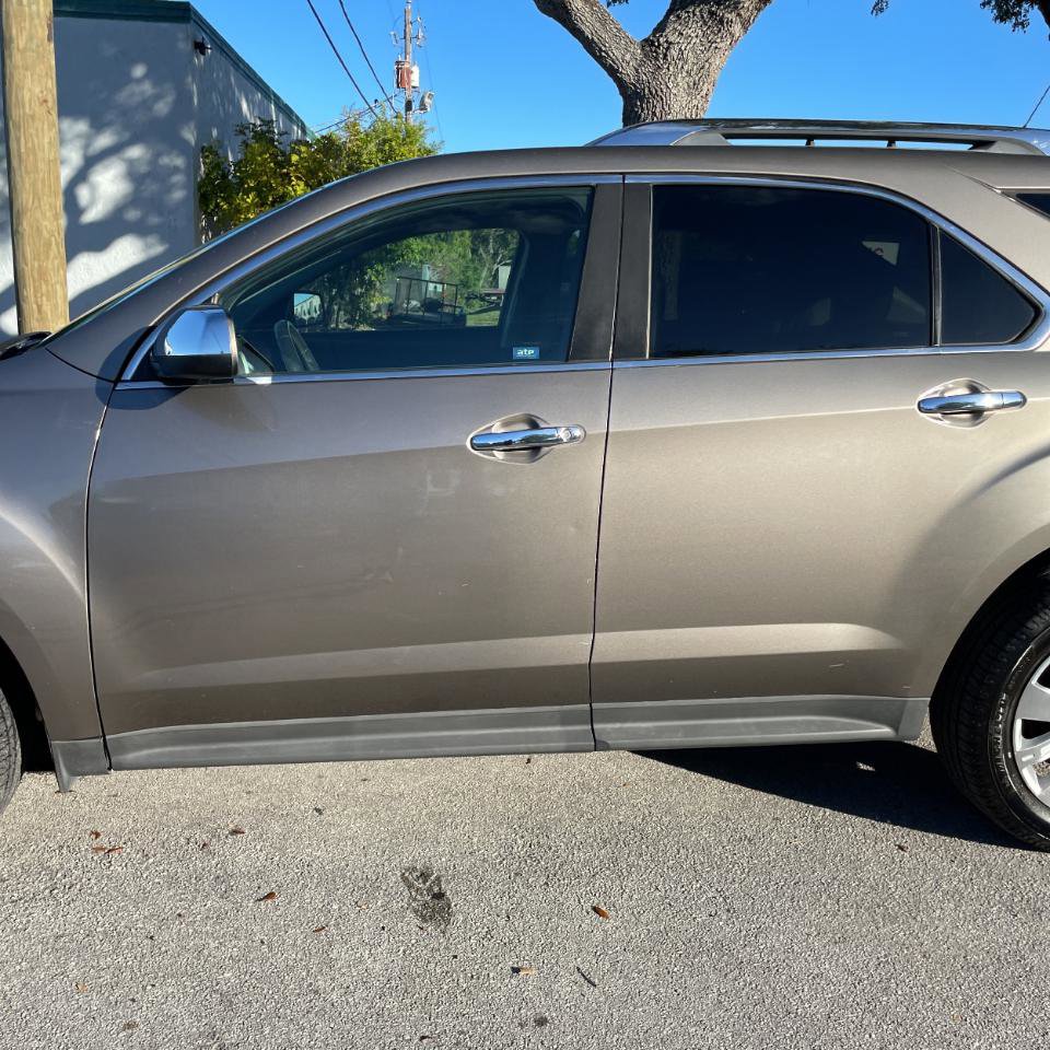 Used 2011 Chevrolet Equinox LT w/ Chrome Appearance Package image 6