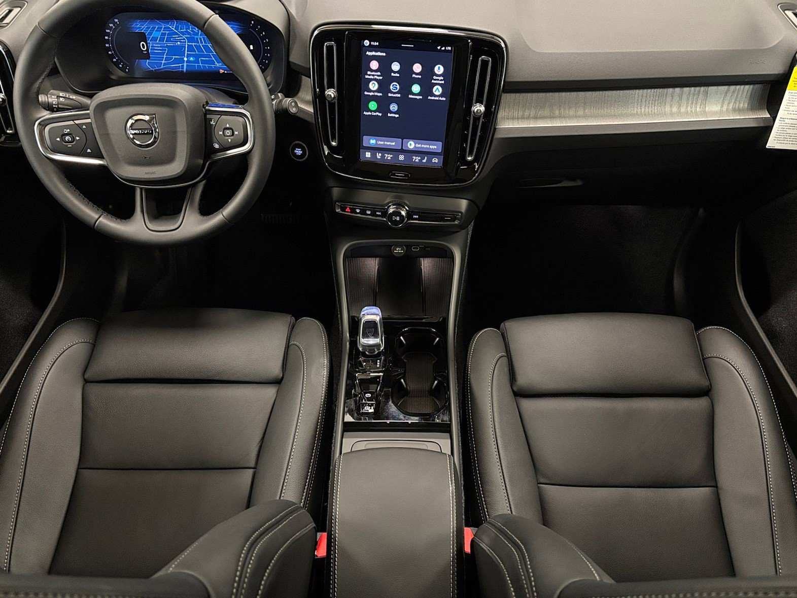 New 2026 Volvo XC40 B5 Plus AWD/4WD image 15