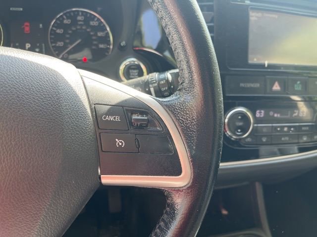 Used 2014 Mitsubishi Outlander SE AWD/4WD image 23