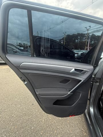 Used 2019 Volkswagen Golf SE FWD image 15