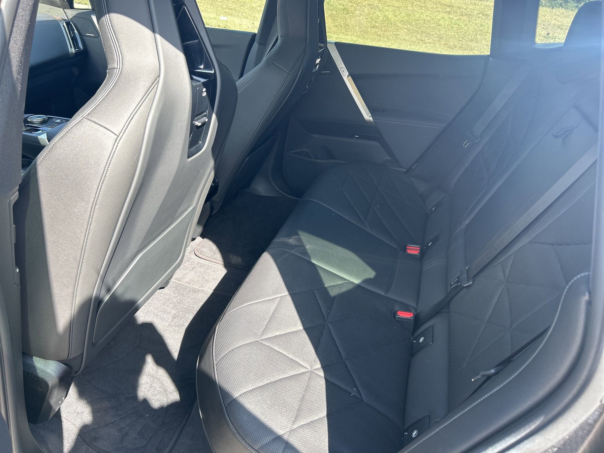 Used 2024 BMW iX xDrive50 w/ Sport Package image 6