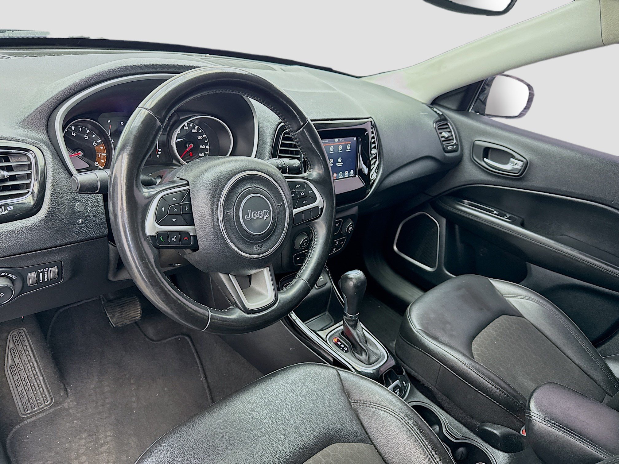 Used 2020 Jeep Compass Latitude FWD image 7