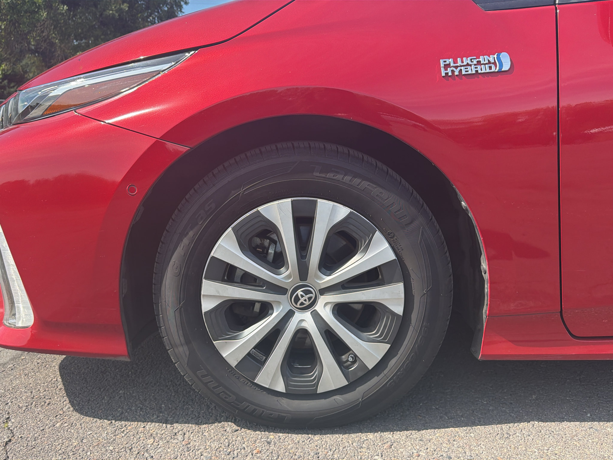 Used 2021 Toyota Prius Prime Limited w/ Carpet Mat Package (TMS) FWD image 5