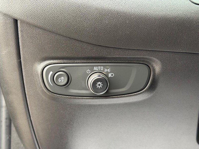 Used 2022 Chevrolet Equinox LT AWD/4WD image 16