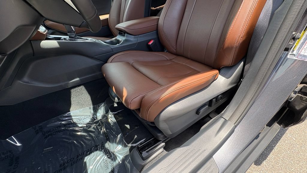 Certified 2025 Subaru Outback Touring XT AWD/4WD image 13