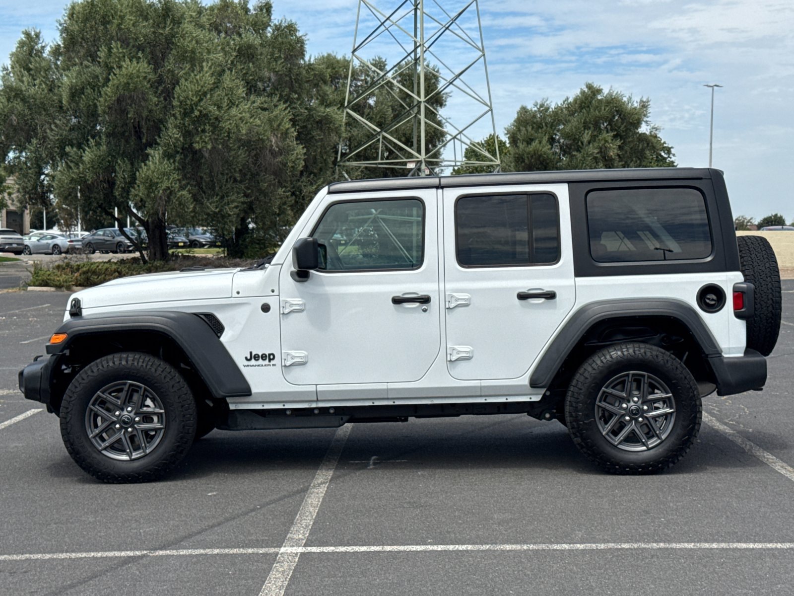 Used 2026 Jeep Wrangler Unlimited Sport AWD/4WD image 7