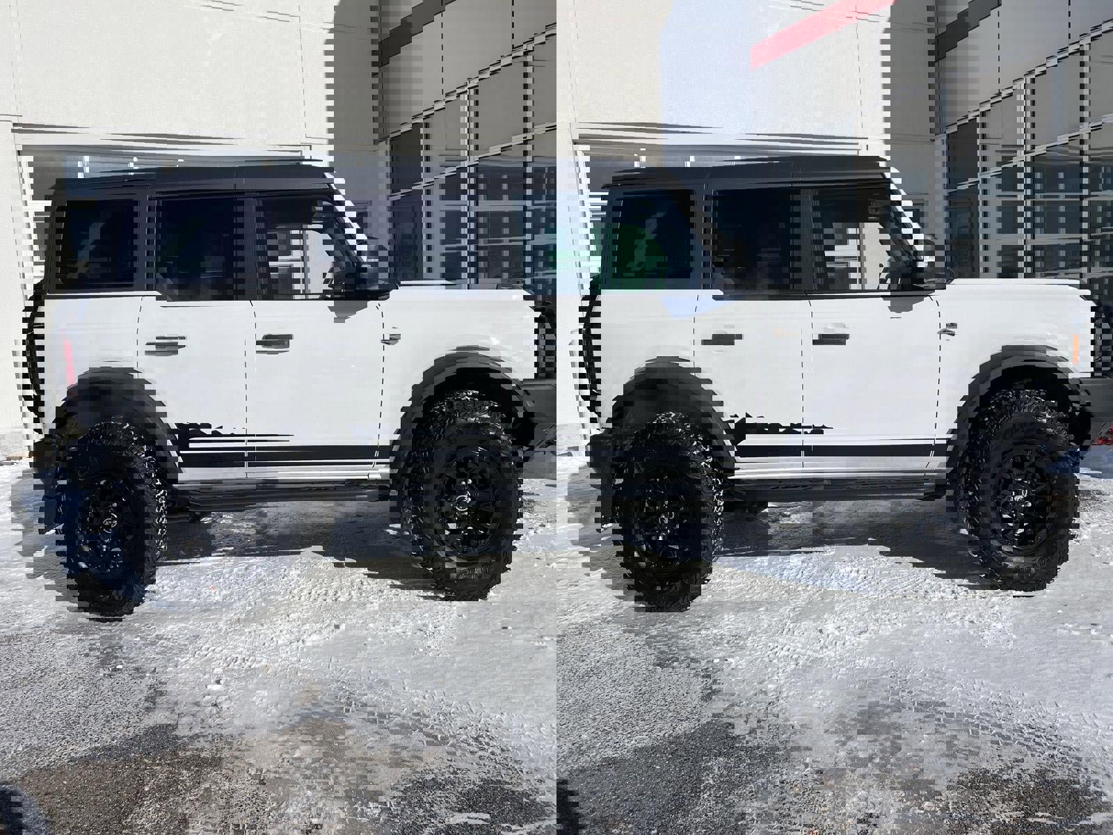 Used 2023 Ford Bronco Wildtrak image 30