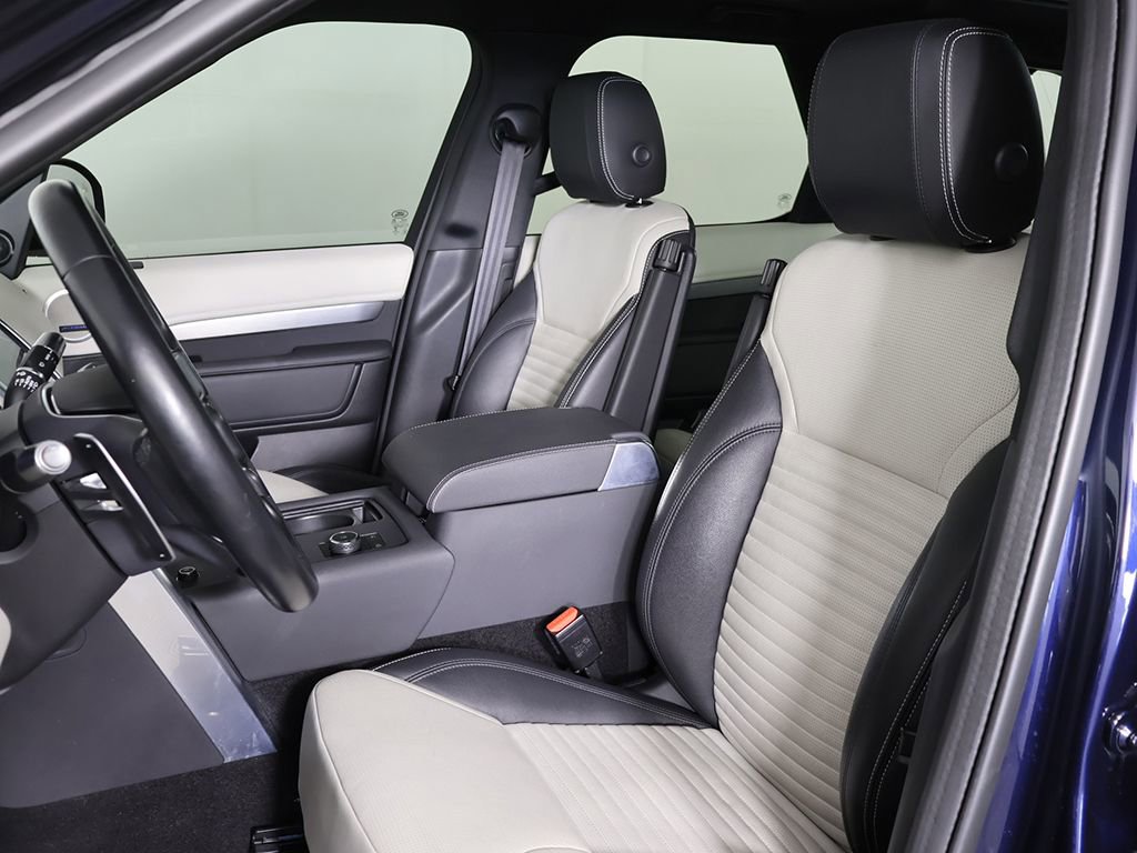 Used 2021 Land Rover Discovery S R-Dynamic image 31