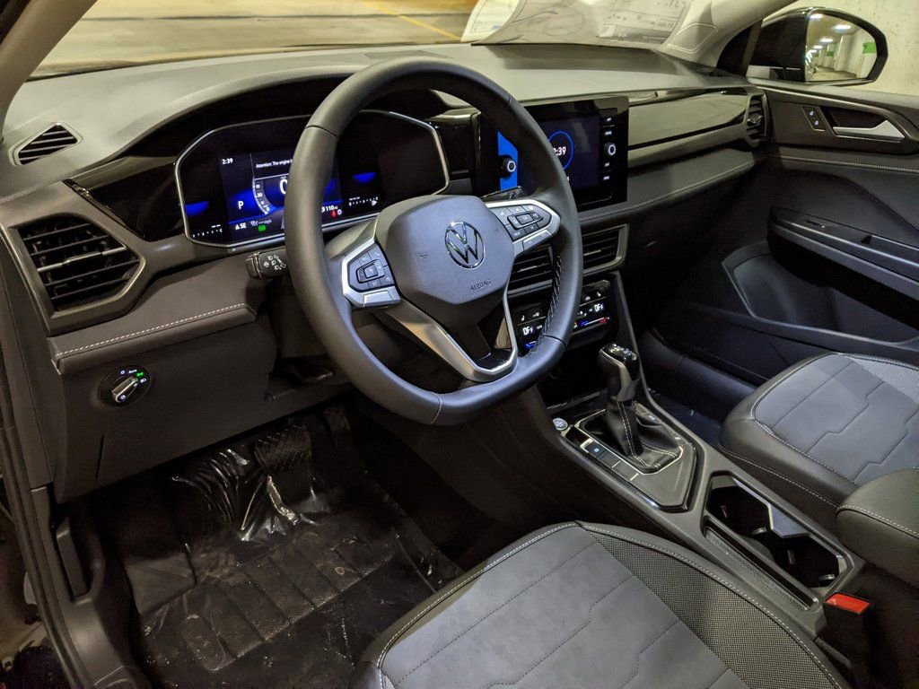 New 2026 Volkswagen Taos SE FWD image 8