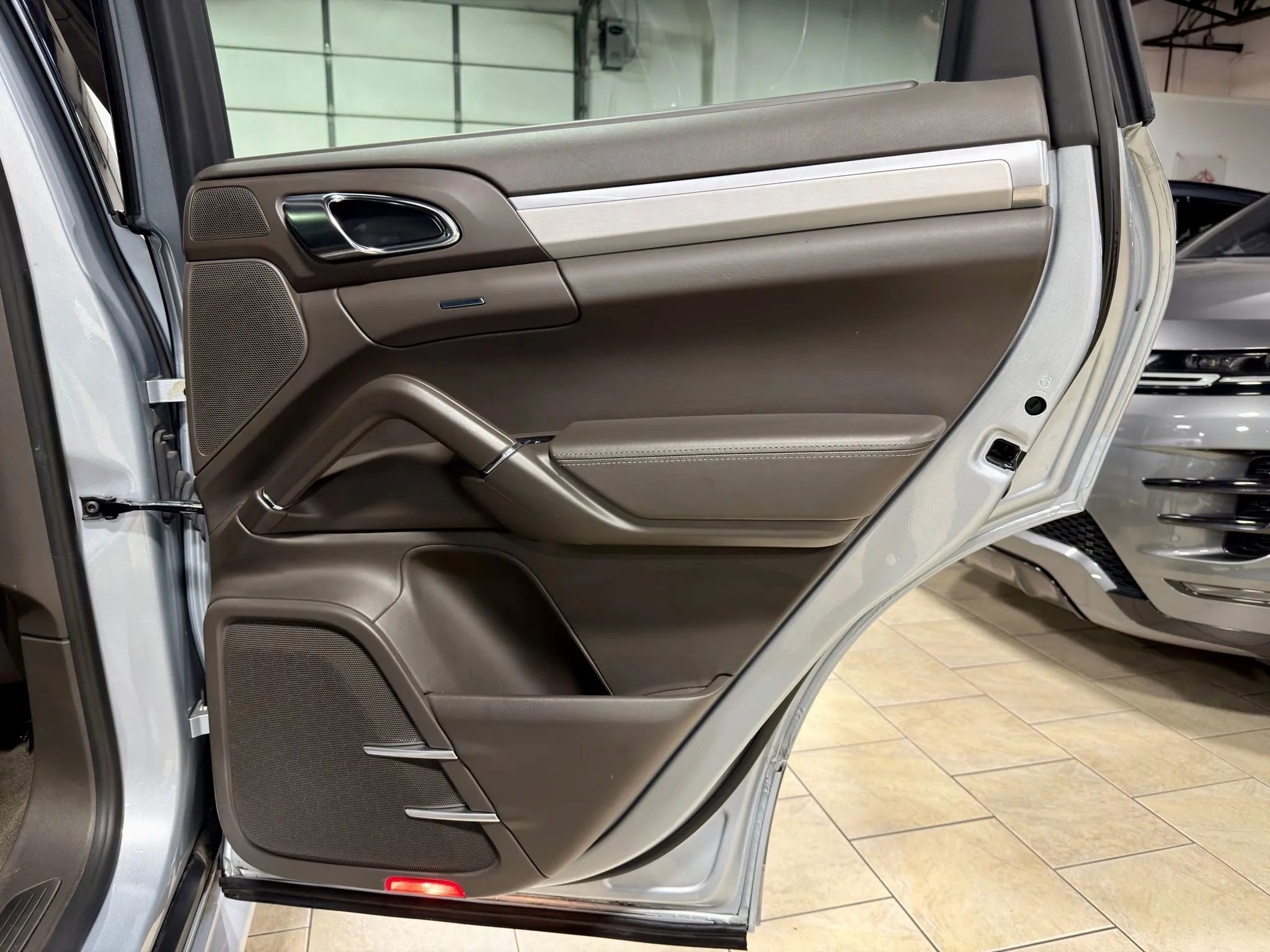 Used 2016 Porsche Cayenne GTS image 38