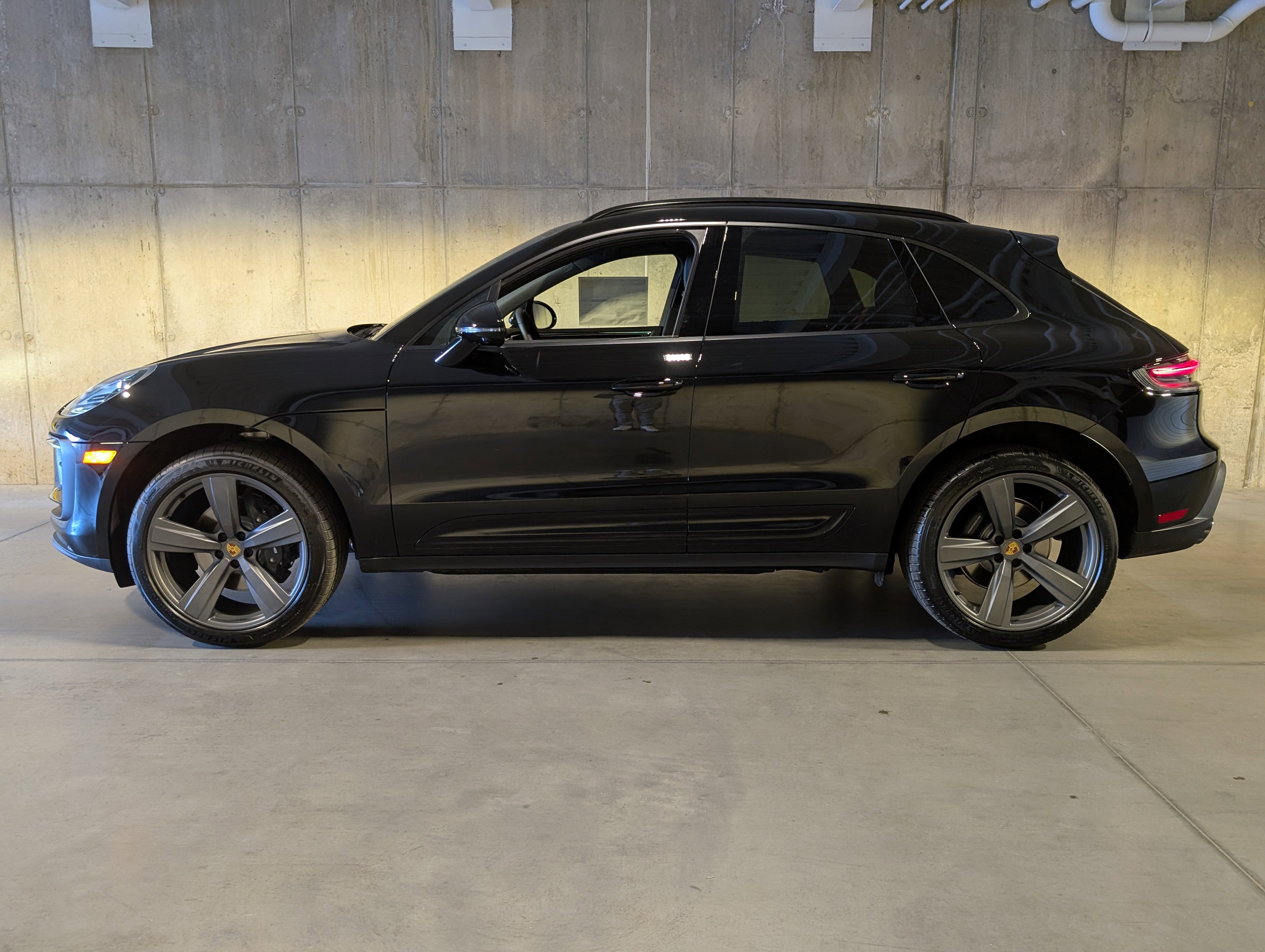 New 2026 Porsche Macan image 2