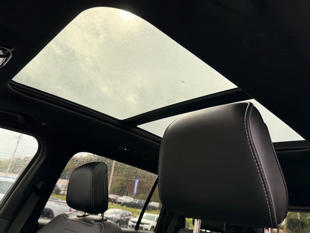 Used 2024 Jeep Grand Cherokee L Overland w/ Trailer Tow Package image 17