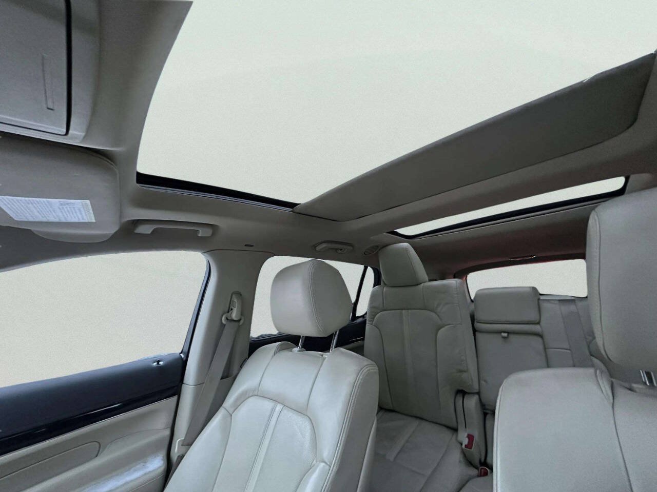Used 2013 Lincoln MKT AWD image 35