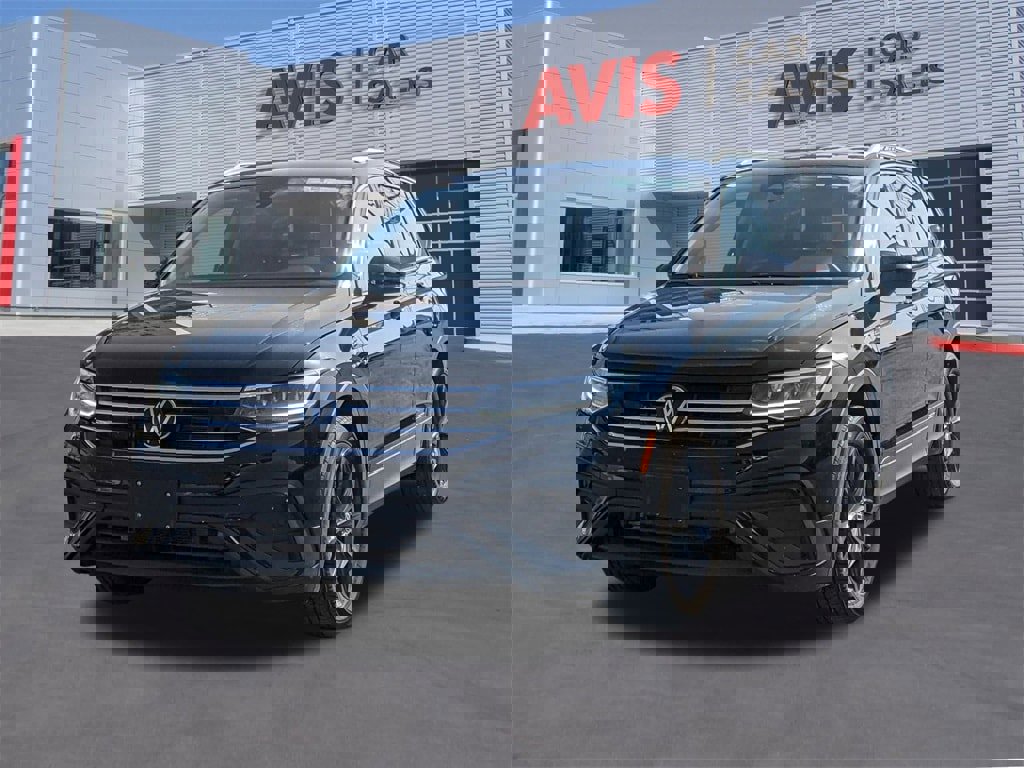 Used 2024 Volkswagen Tiguan SE