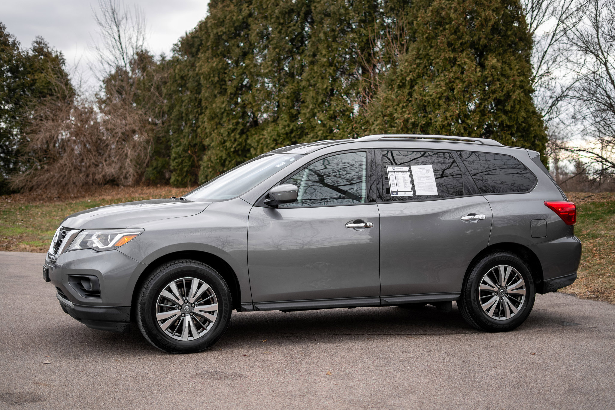 Used 2019 Nissan Pathfinder SV image 8