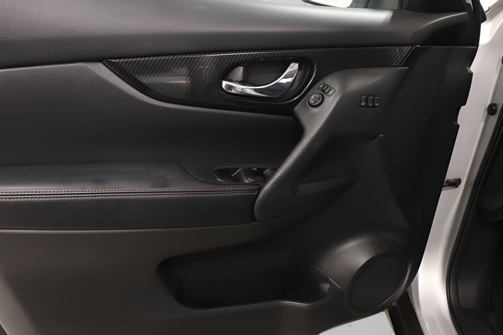 Used 2018 Nissan Rogue SL AWD/4WD image 22