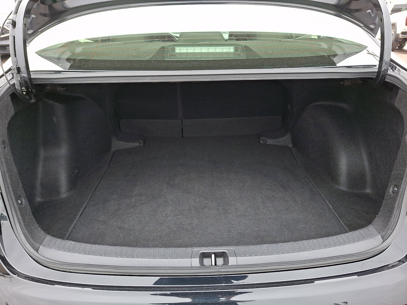 Used 2025 Toyota Corolla LE image 28