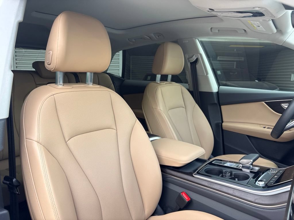 Used 2023 Audi Q8 Premium Plus AWD/4WD image 16