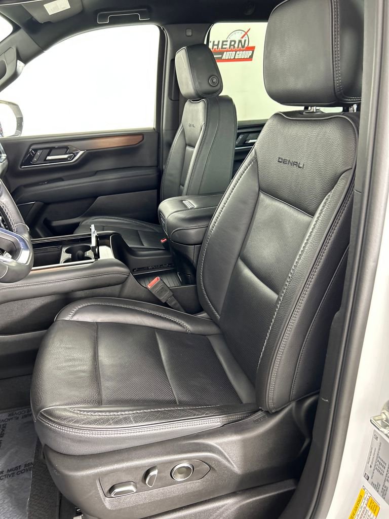 Used 2025 GMC Yukon Denali AWD/4WD image 12