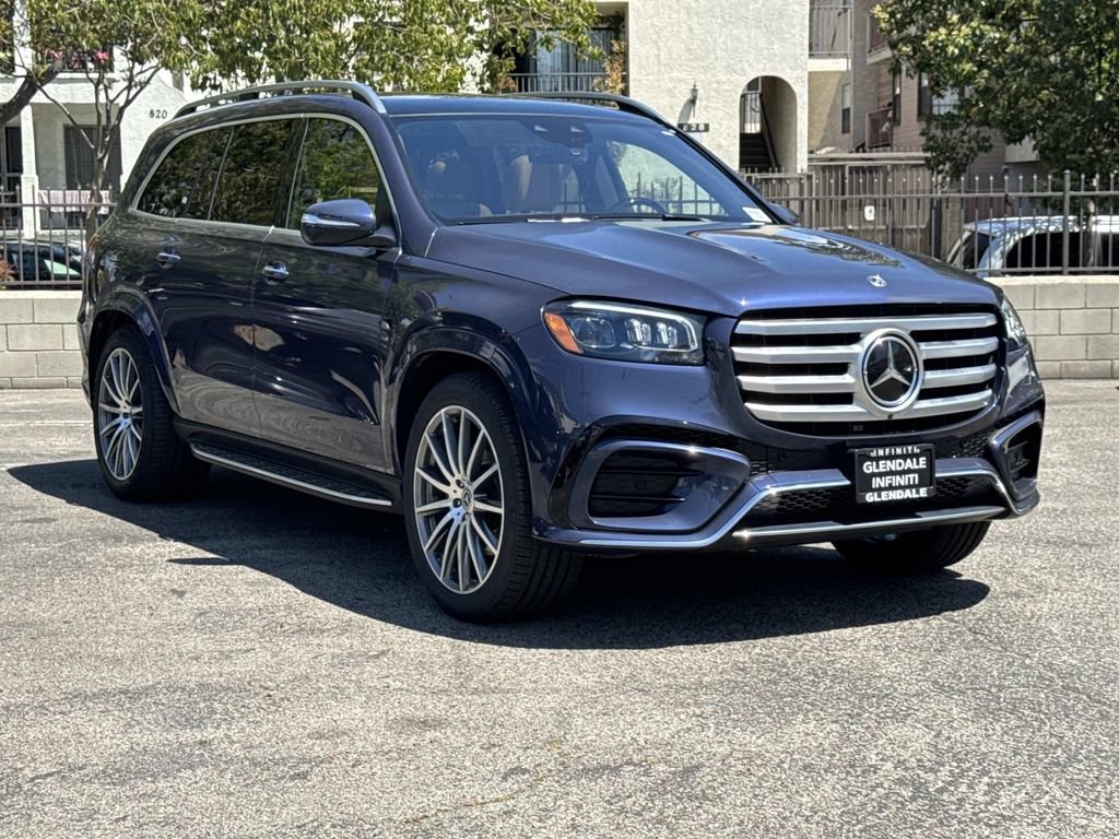 Used 2024 Mercedes-Benz GLS 580 4MATIC image 2