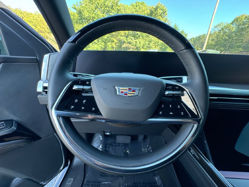 Used 2026 Cadillac Escalade ESV Luxury w/ LPO, Floor Liner Package RWD image 16
