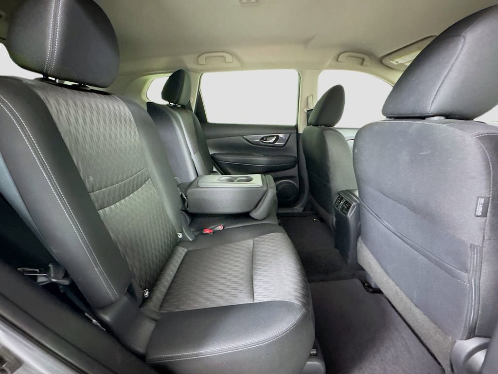 Used 2018 Nissan Rogue SV image 24