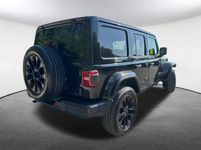Used 2025 Jeep Wrangler Unlimited Sahara w/ Safety Group AWD/4WD image 14