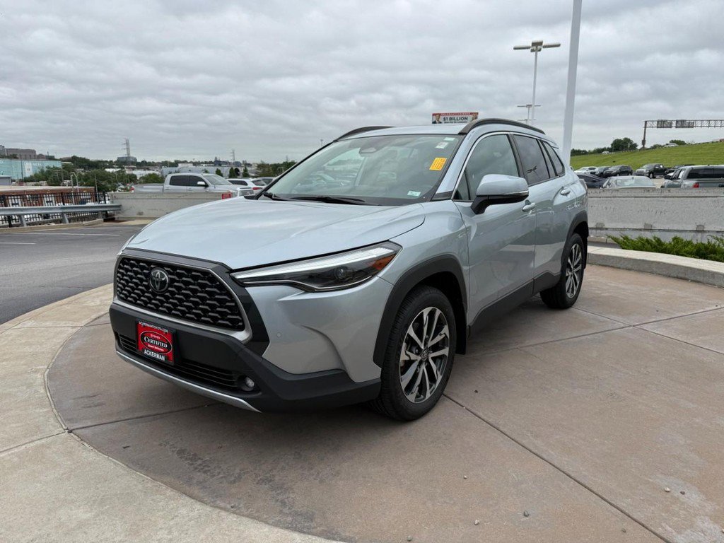 Certified 2023 Toyota Corolla Cross XLE w/ Convenience Package FWD image 11