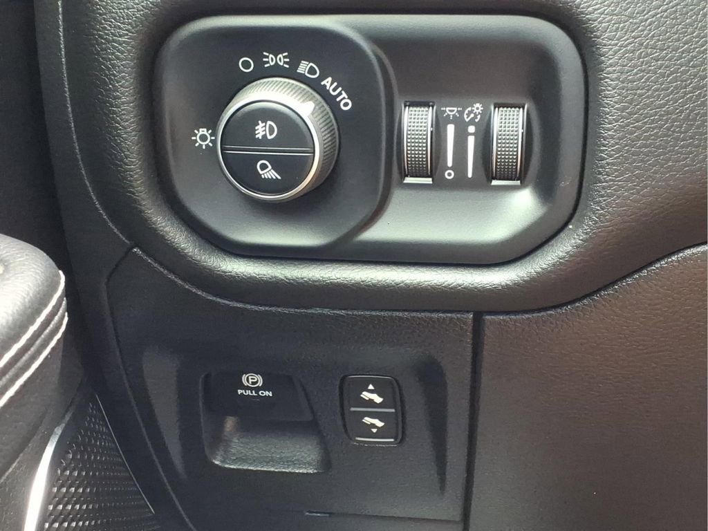 Used 2024 RAM 1500 Laramie AWD/4WD image 25