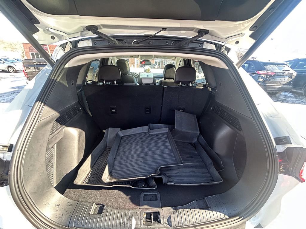 Used 2025 Ford Escape Platinum w/ Premium Technology Package image 7
