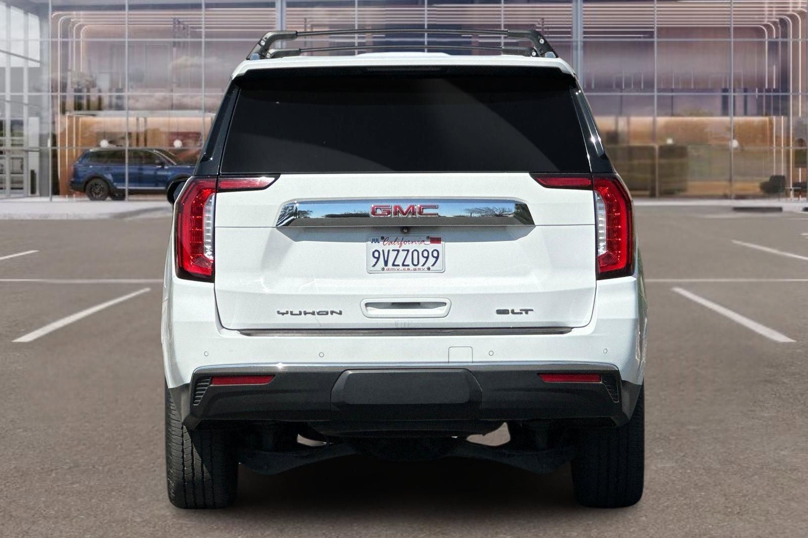 Used 2021 GMC Yukon XL SLT w/ Rear Media and Nav Package image 5