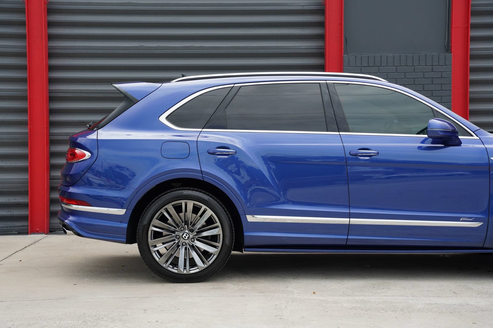 Used 2021 Bentley Bentayga Speed AWD/4WD image 3