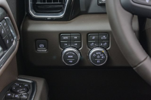 New 2026 GMC Sierra 3500 Denali w/ Denali Reserve Package AWD/4WD image 15