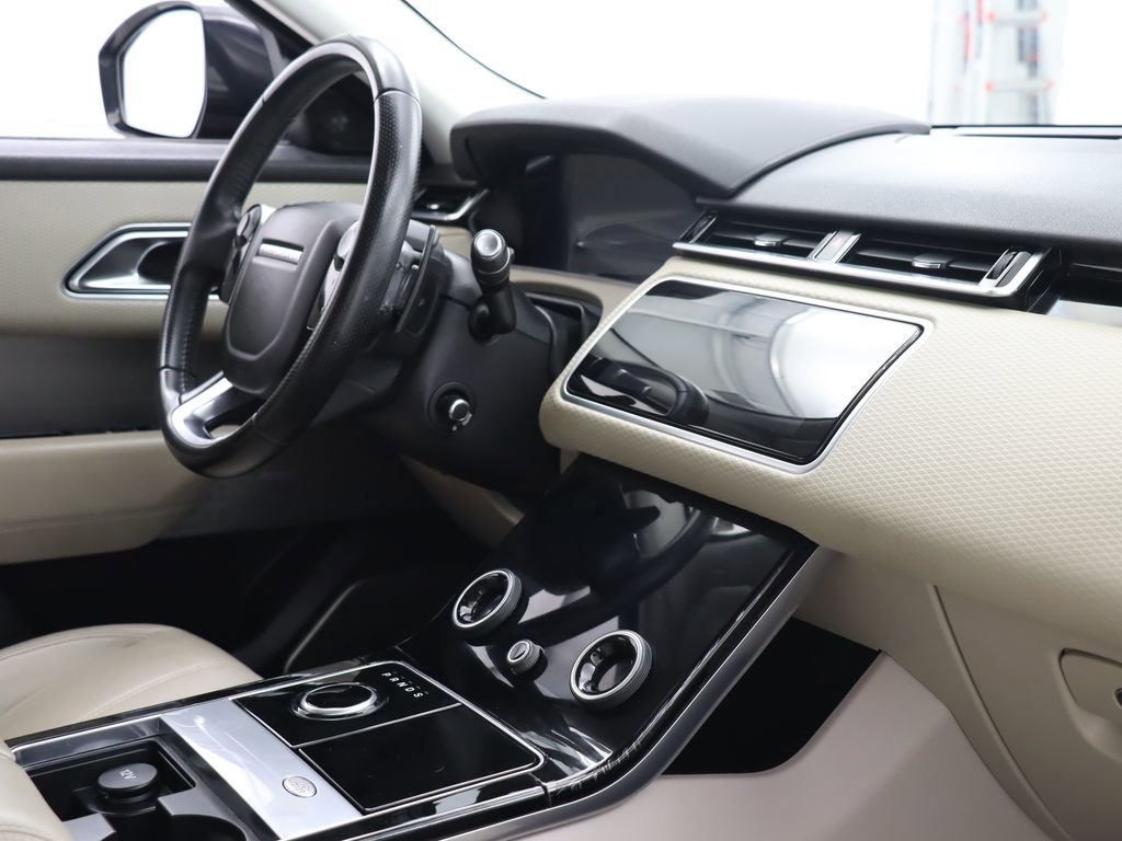 Used 2018 Land Rover Range Rover Velar S AWD/4WD image 32
