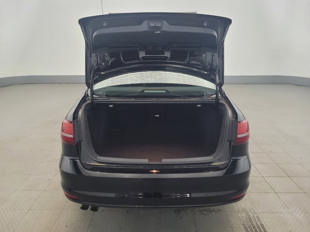 Used 2017 Volkswagen Jetta SE FWD image 29