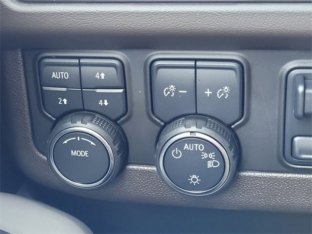 Used 2024 Chevrolet Tahoe Z71 w/ Luxury Package image 17