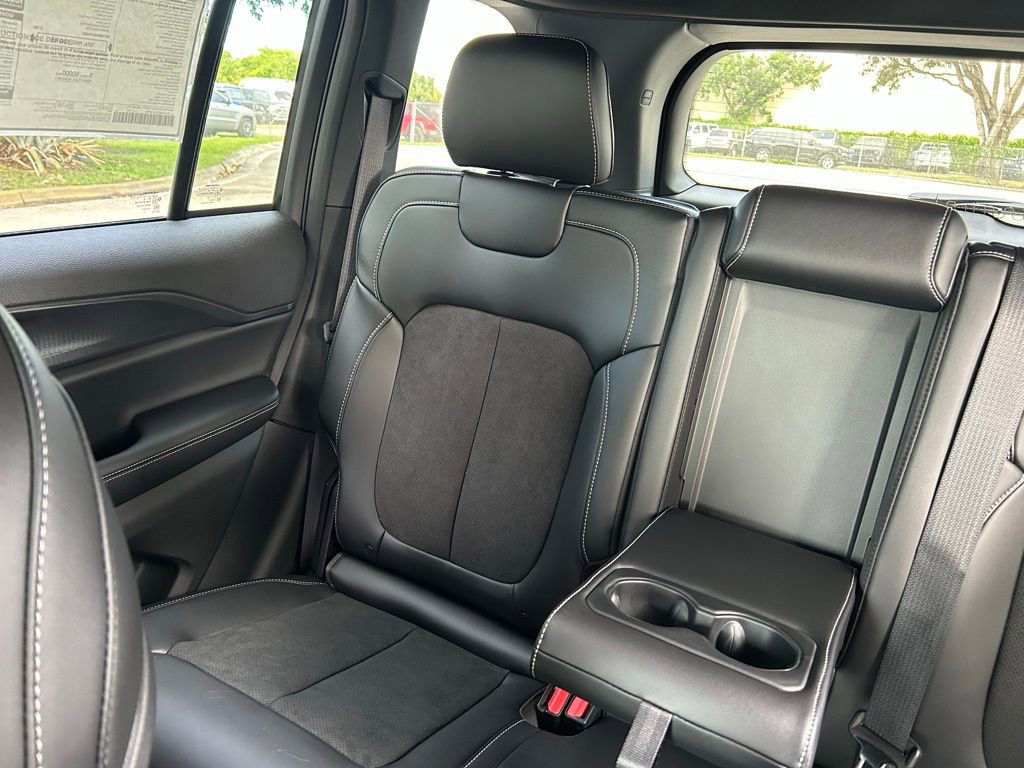 New 2025 Jeep Grand Cherokee Altitude image 12