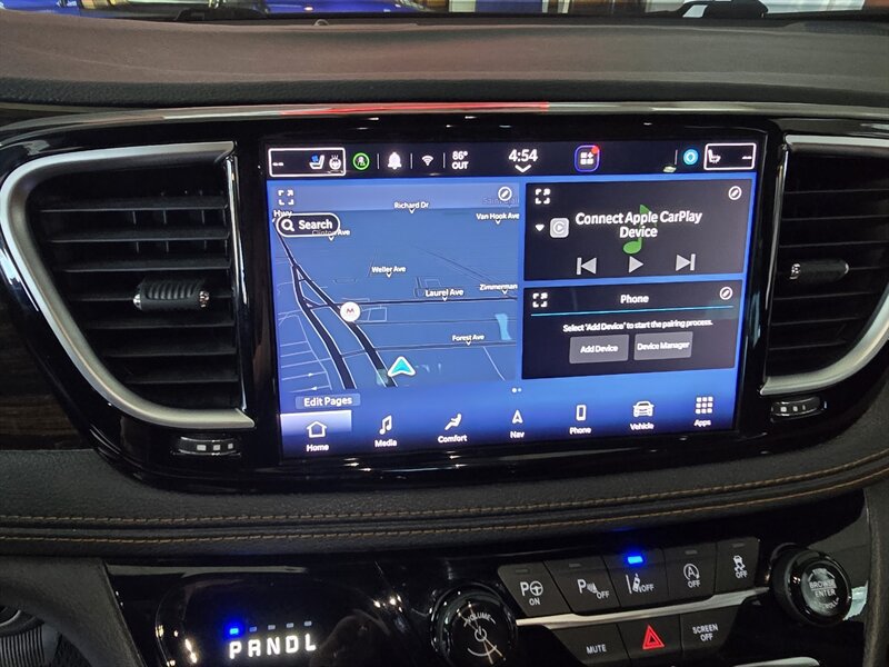 Used 2022 Chrysler Pacifica Pinnacle FWD image 32