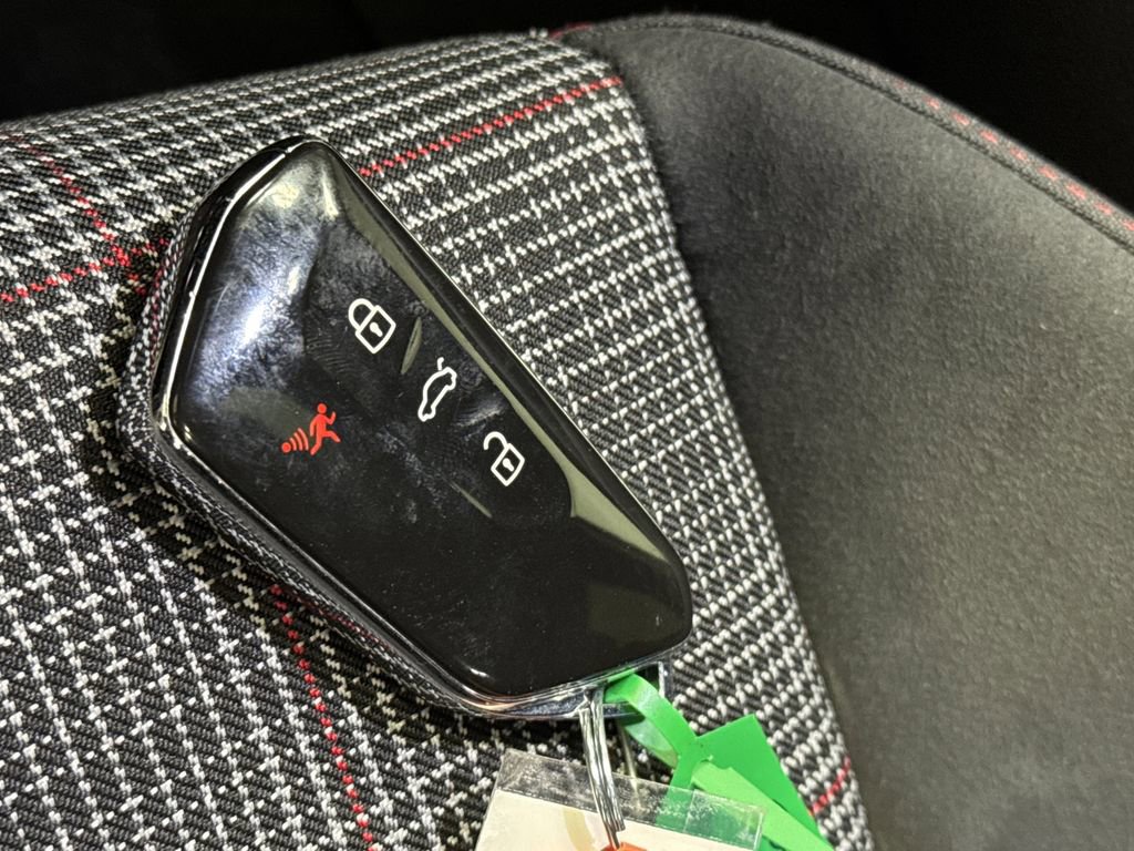Used 2022 Volkswagen GTI SE image 27