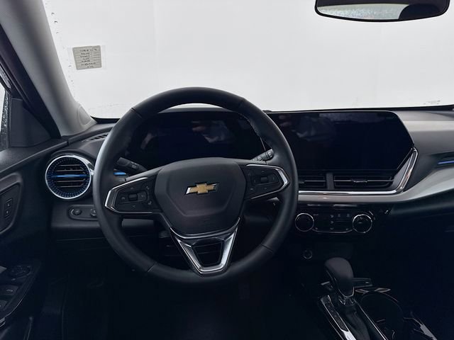 Used 2025 Chevrolet Trax LT w/ LT Convenience Package image 22