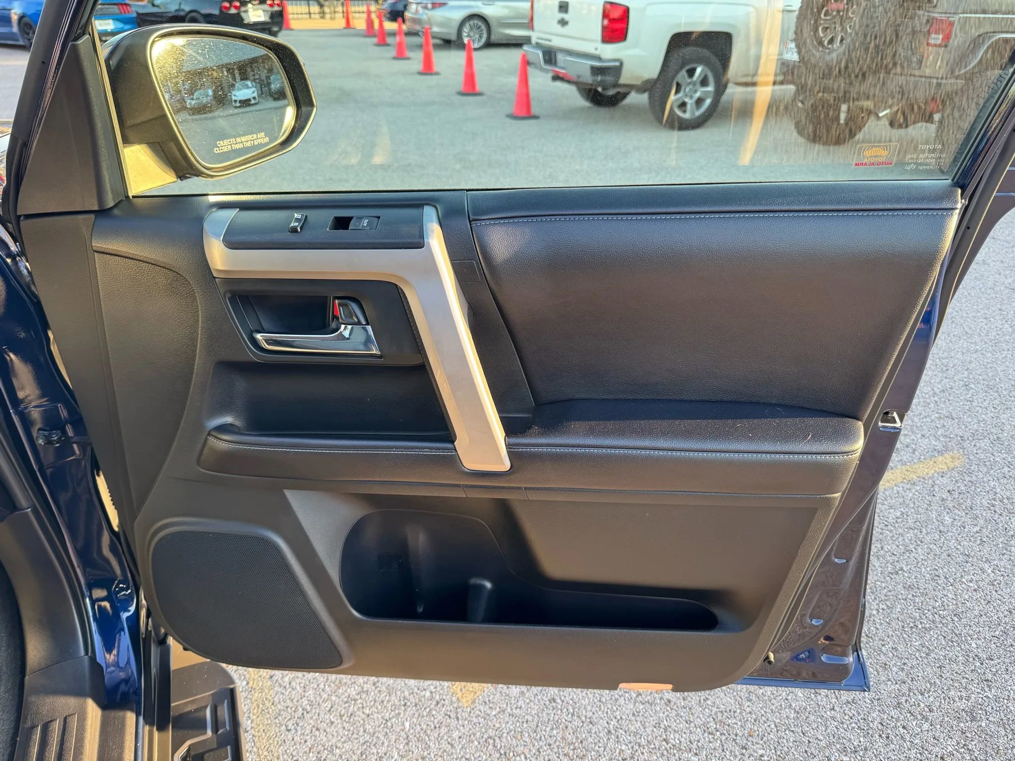 Used 2016 Toyota 4Runner SR5 Premium image 16