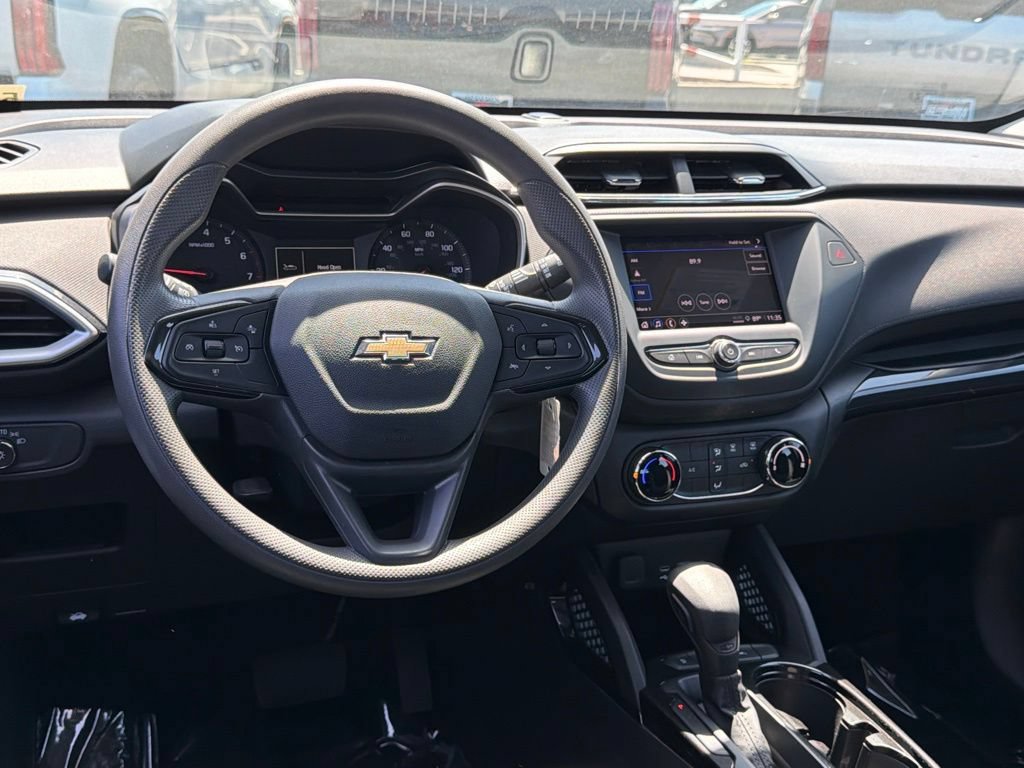 Used 2023 Chevrolet TrailBlazer LS FWD image 29