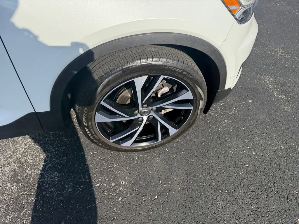 Used 2020 Volvo XC40 T5 R-Design w/ Protection Package Premier AWD/4WD image 30