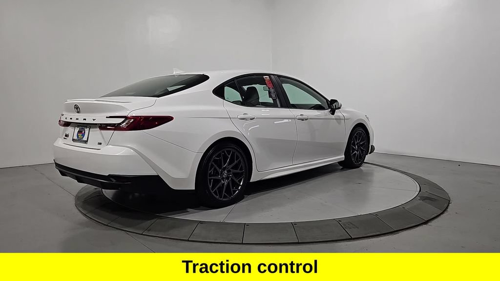 Used 2025 Toyota Camry SE FWD image 5
