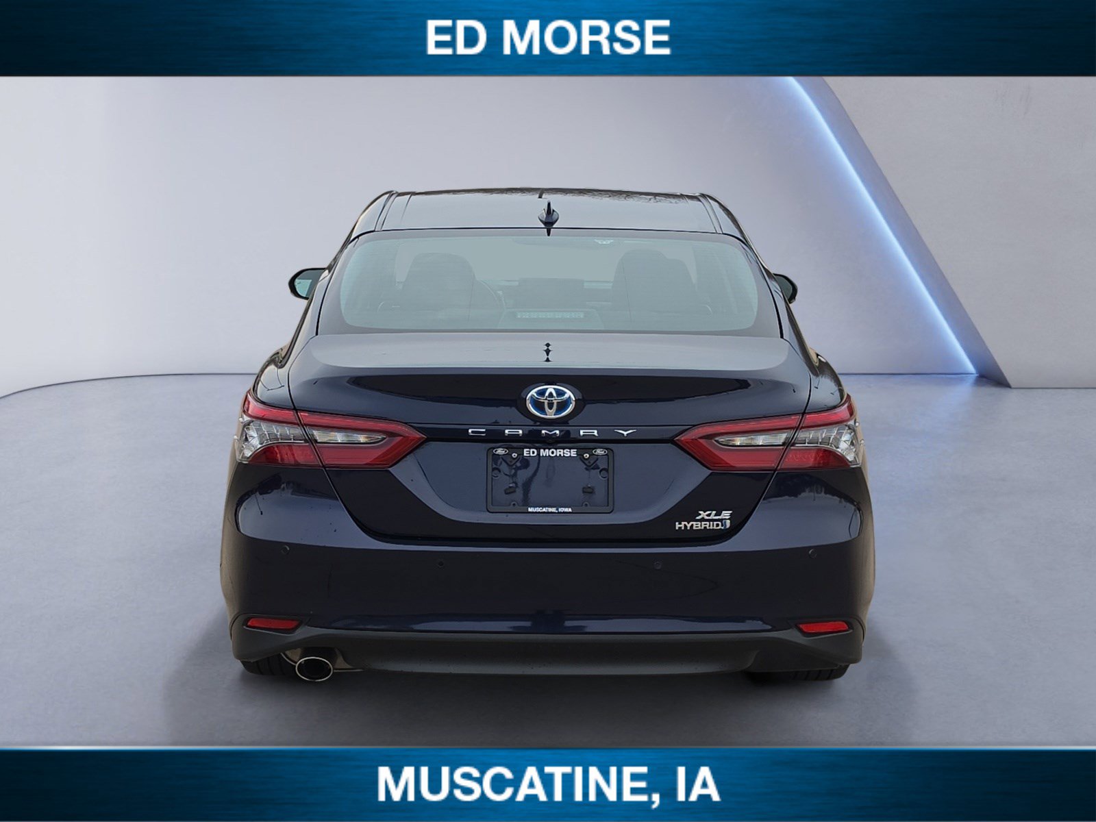 Used 2021 Toyota Camry XLE w/ Navigation Upgrade Package FWD image 4